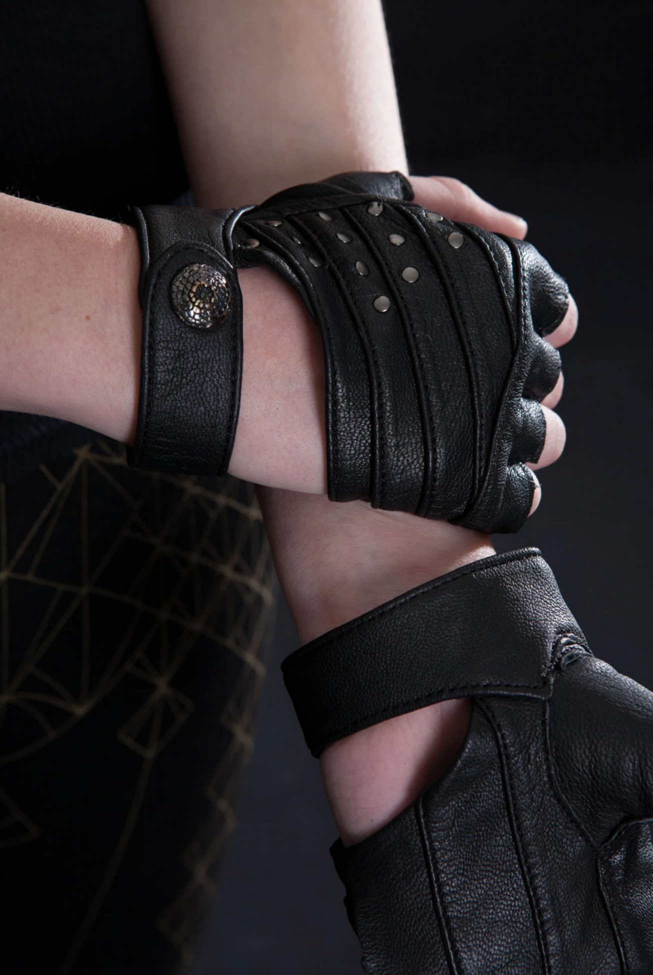 littleKINGDesigns | STUD GLOVES
